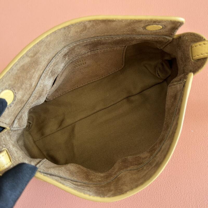 Miu Miu 25x18x10cm shoulder bag — Top Quality Replica