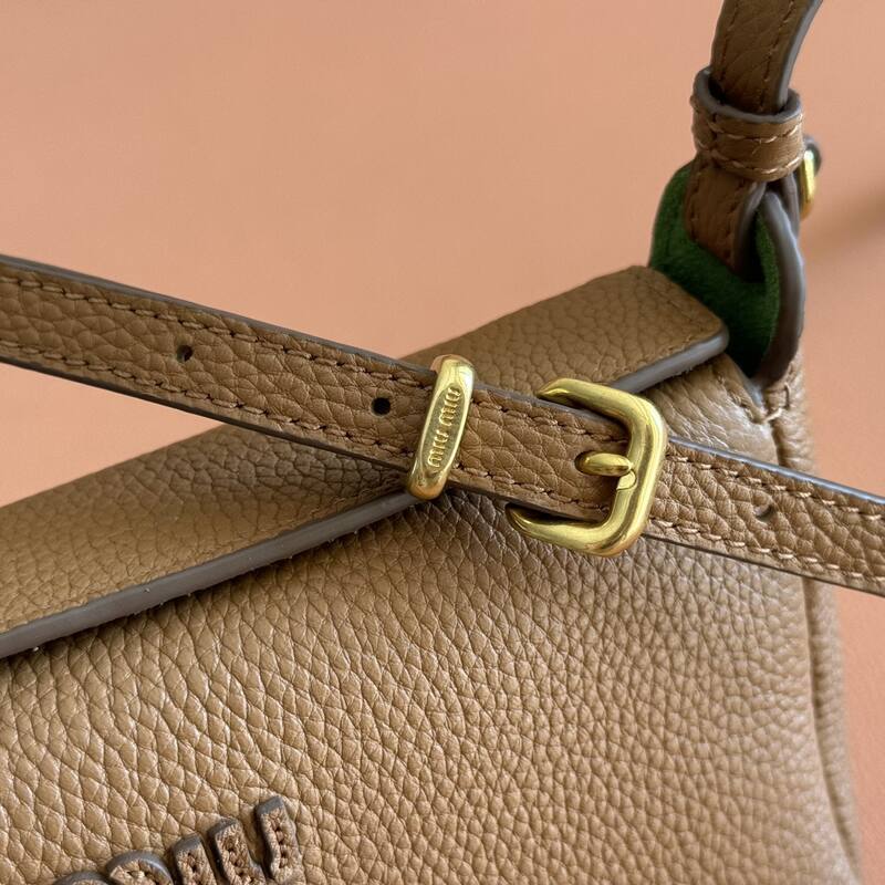 Miu Miu Brown 25x18x10cm shoulder bag — AAA Quality Replica