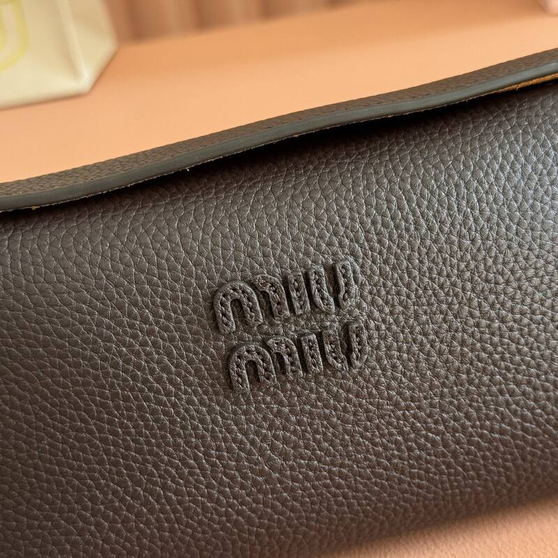 Miu Miu Black 25x18x10cm shoulder bag — AAA Quality Replica