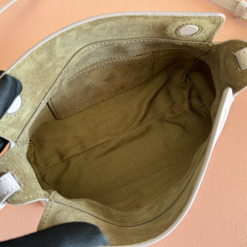 Miu Miu Beige 25x18x10cm shoulder bag — Top Quality Replica