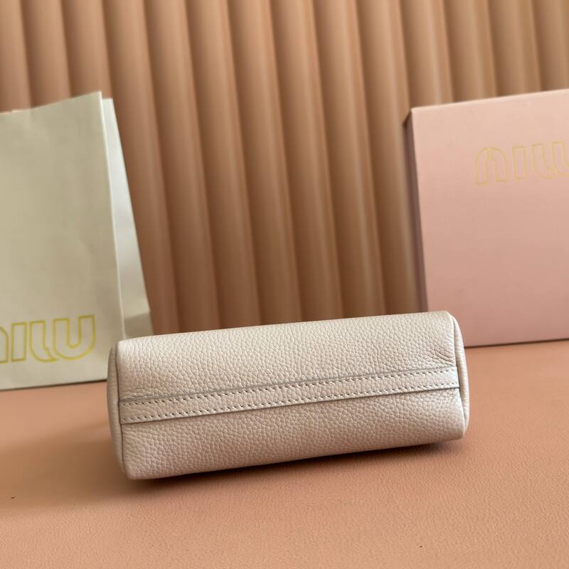 Miu Miu Beige 25x18x10cm shoulder bag — Top Quality Replica