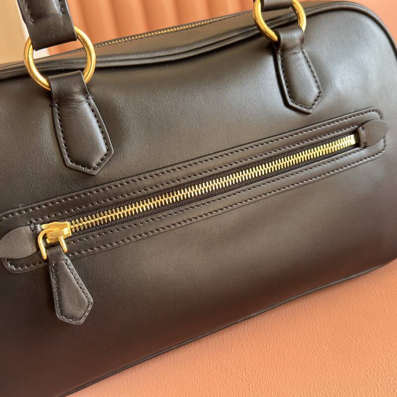 Miu Miu Black shoulder bag — AAA Quality Replica