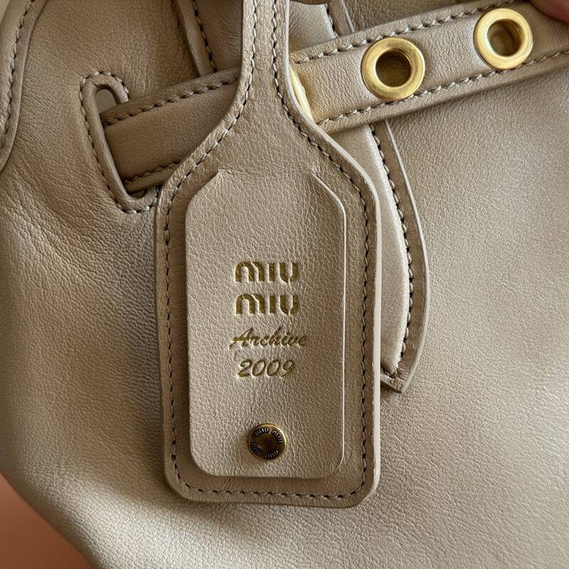 Miu Miu Beige shoulder bag — AAA Quality Replica