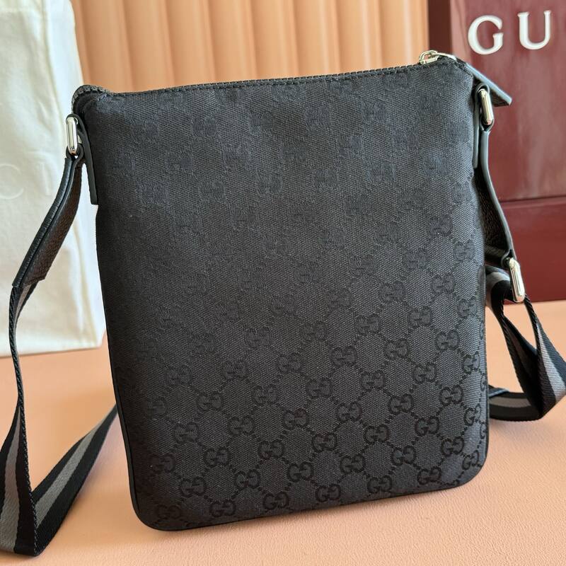 Gucci Black GG Supreme crossbody — Top Quality Replica