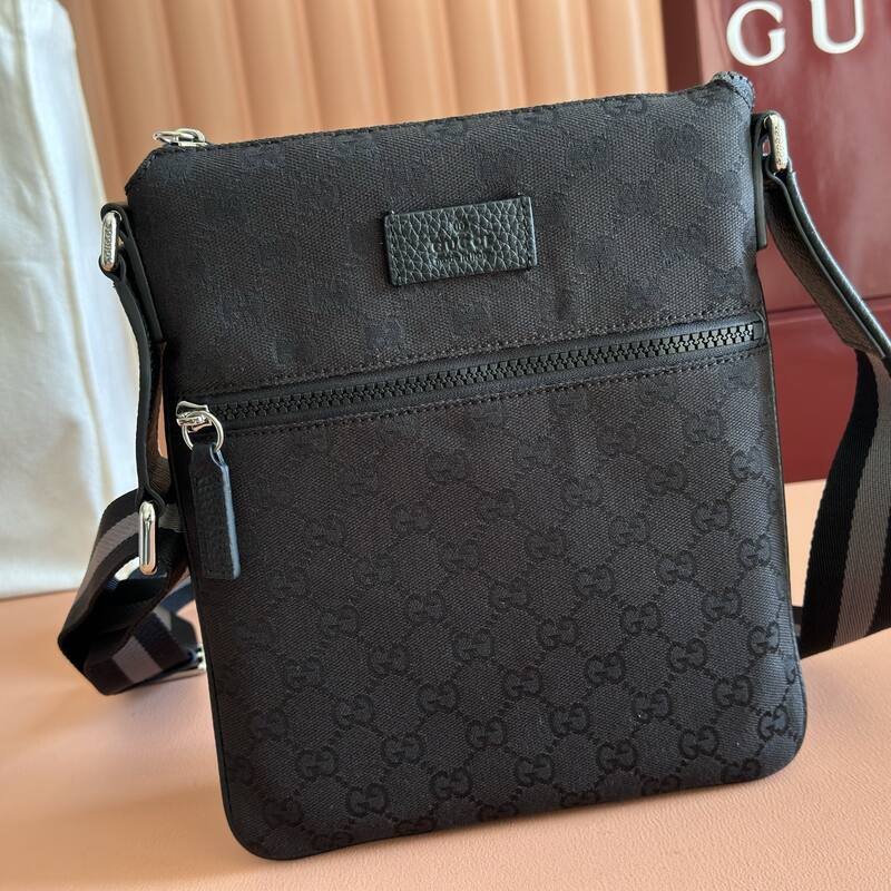 Gucci Black GG Supreme crossbody — Top Quality Replica