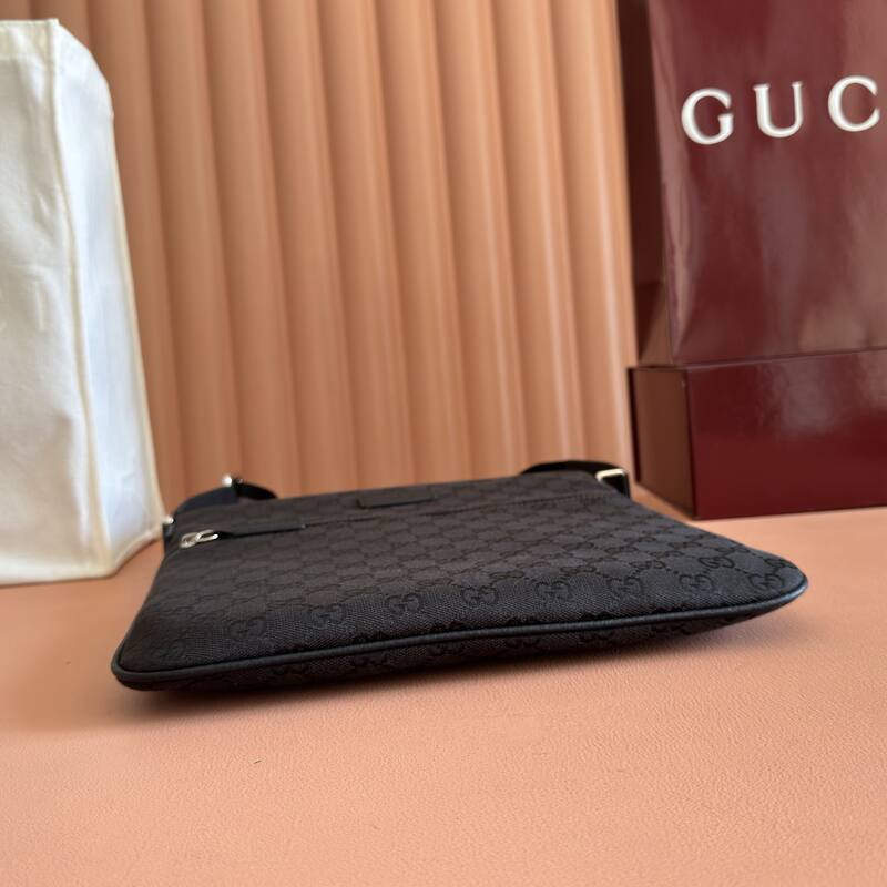 Gucci Black GG Supreme crossbody — 1:1 Replica