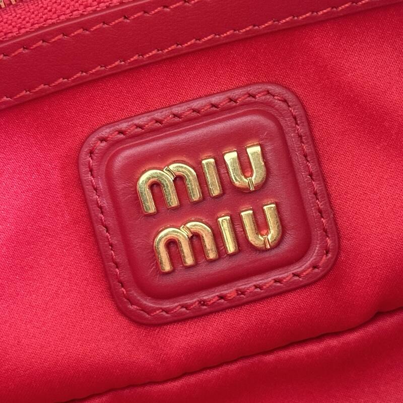 Miu Miu Red 25x18x10cm shoulder bag — Top Quality Replica