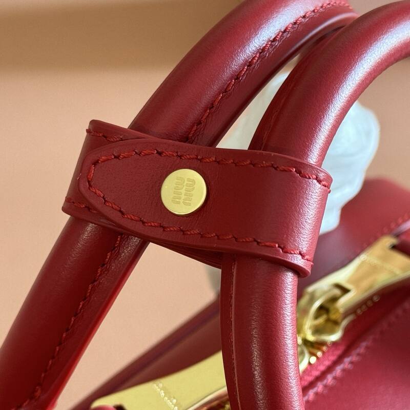 Miu Miu Red 25x18x10cm shoulder bag — Top Quality Replica