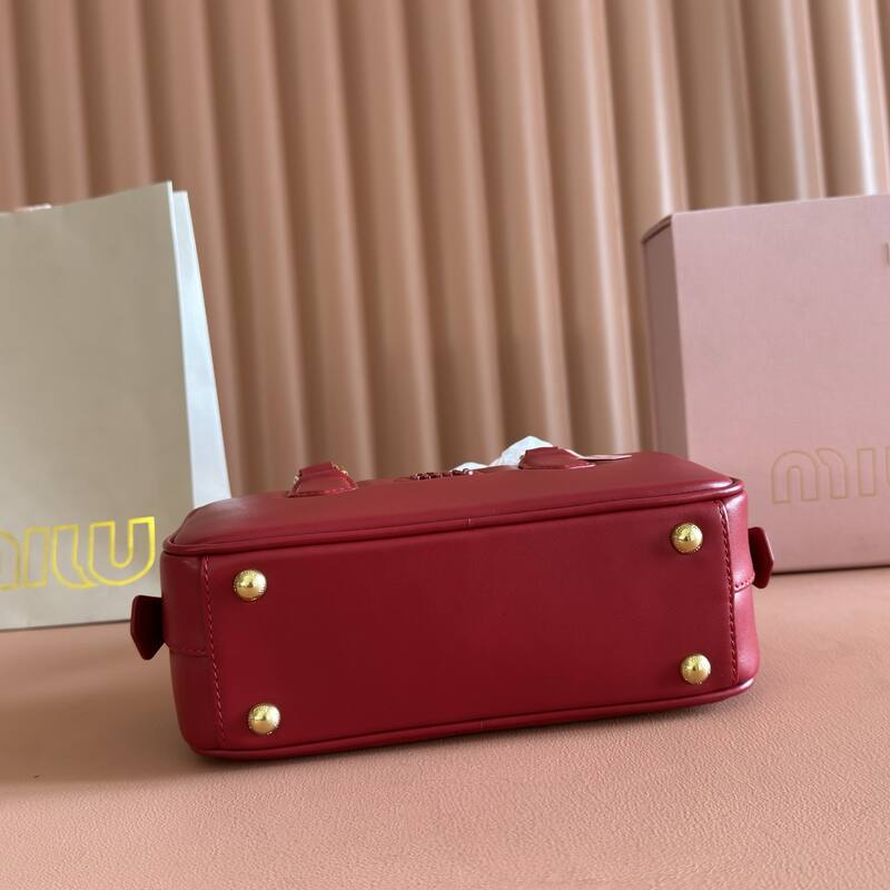 Miu Miu Red 25x18x10cm shoulder bag — Top Quality Replica