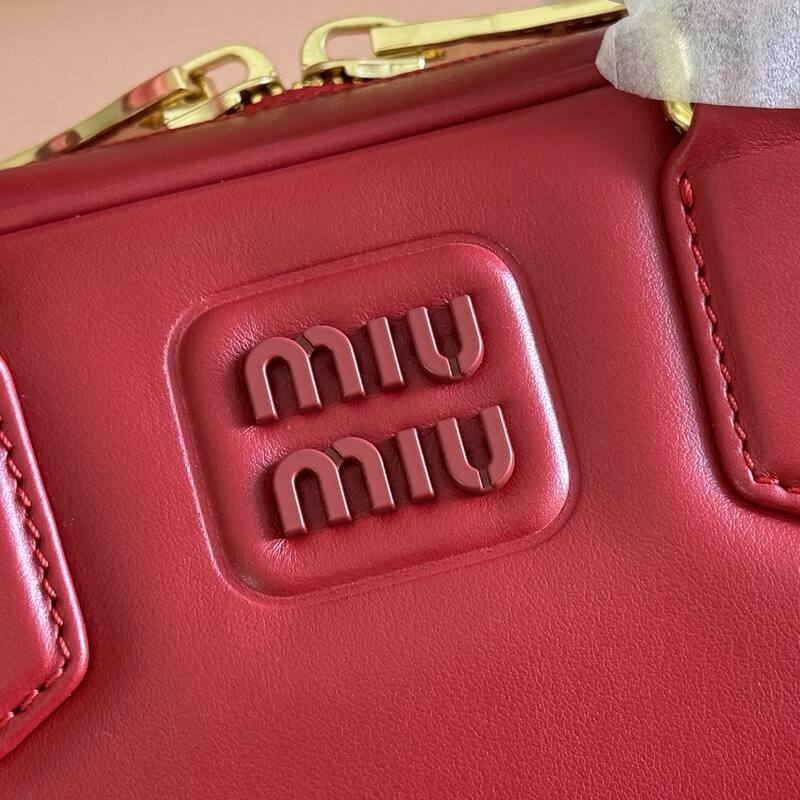 Miu Miu Red 25x18x10cm shoulder bag — Top Quality Replica