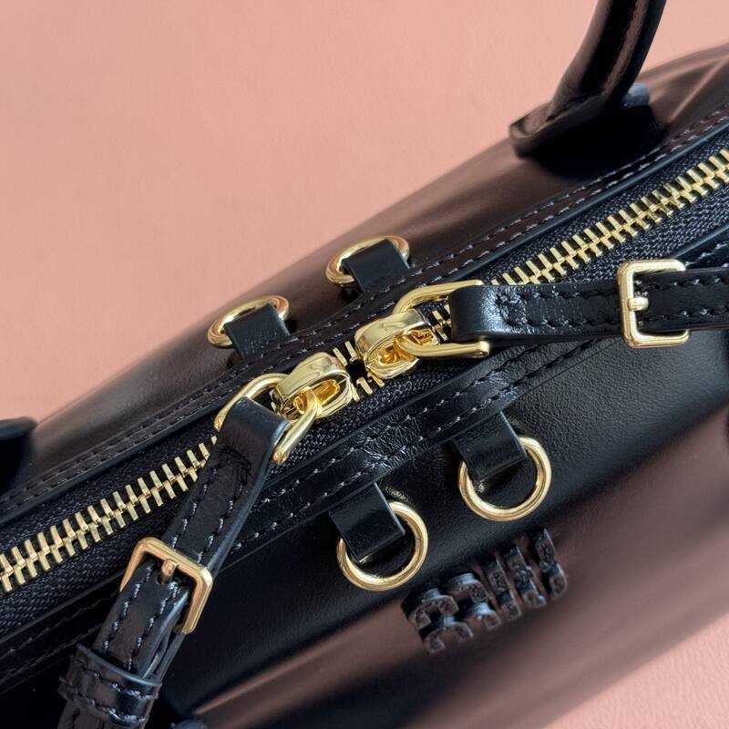 Miu Miu Black shoulder bag — Premium Replica