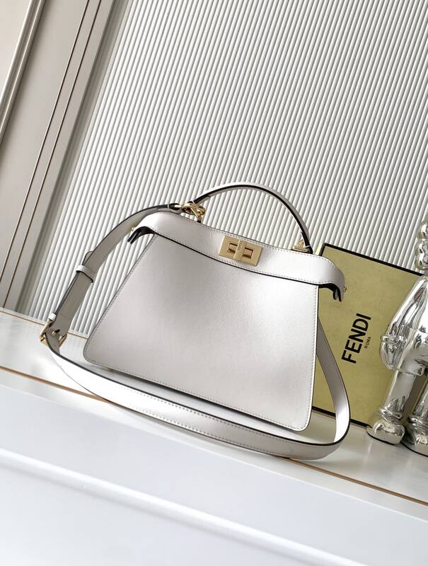Fendi Peekaboo White 33x22x14cm shoulder bag — Premium Replica