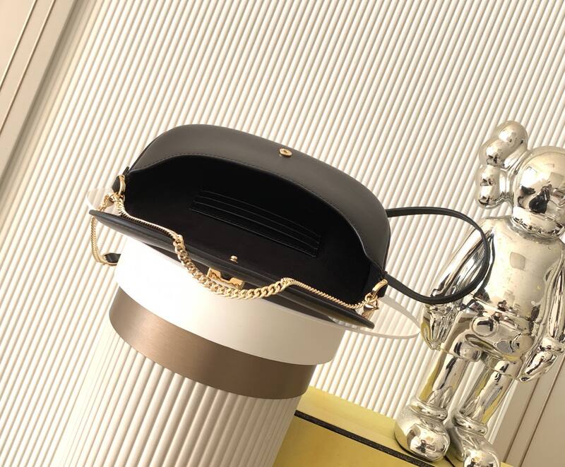 Fendi Black 25x18x10cm shoulder bag — Top Quality Replica