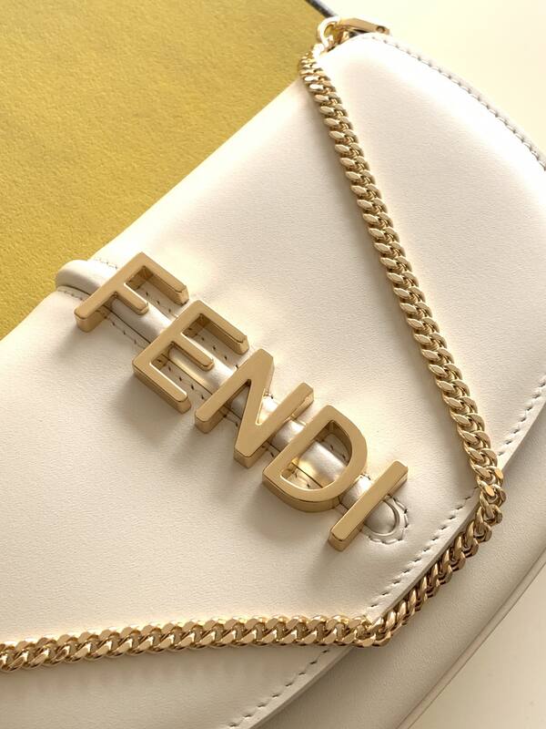 Fendi White 25x18x10cm shoulder bag — Premium Replica