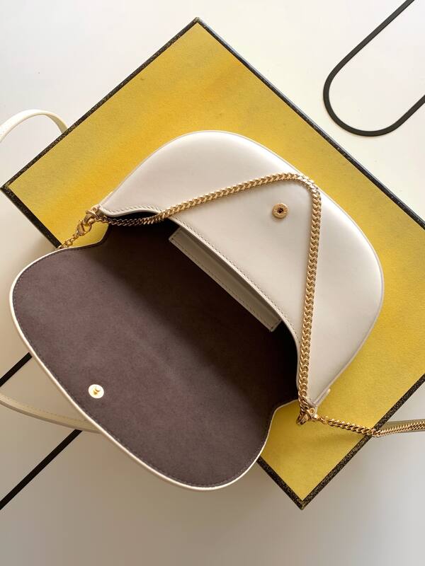 Fendi White 25x18x10cm shoulder bag — Premium Replica