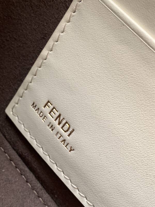 Fendi White 25x18x10cm shoulder bag — Premium Replica