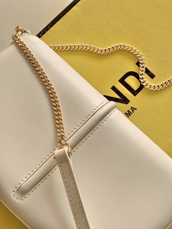 Fendi White 25x18x10cm shoulder bag — Premium Replica