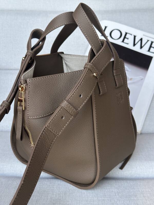 Loewe Calfskin 25x18x10cm shoulder bag — AAA Quality Replica