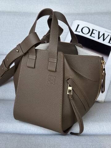Loewe Calfskin 25x18x10cm shoulder bag AAA Quality Replica