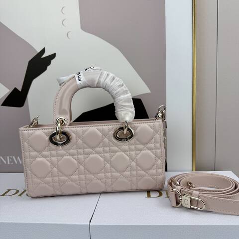 Dior Lady D-Joy Light pink 22cm shoulder 1 1 Replica