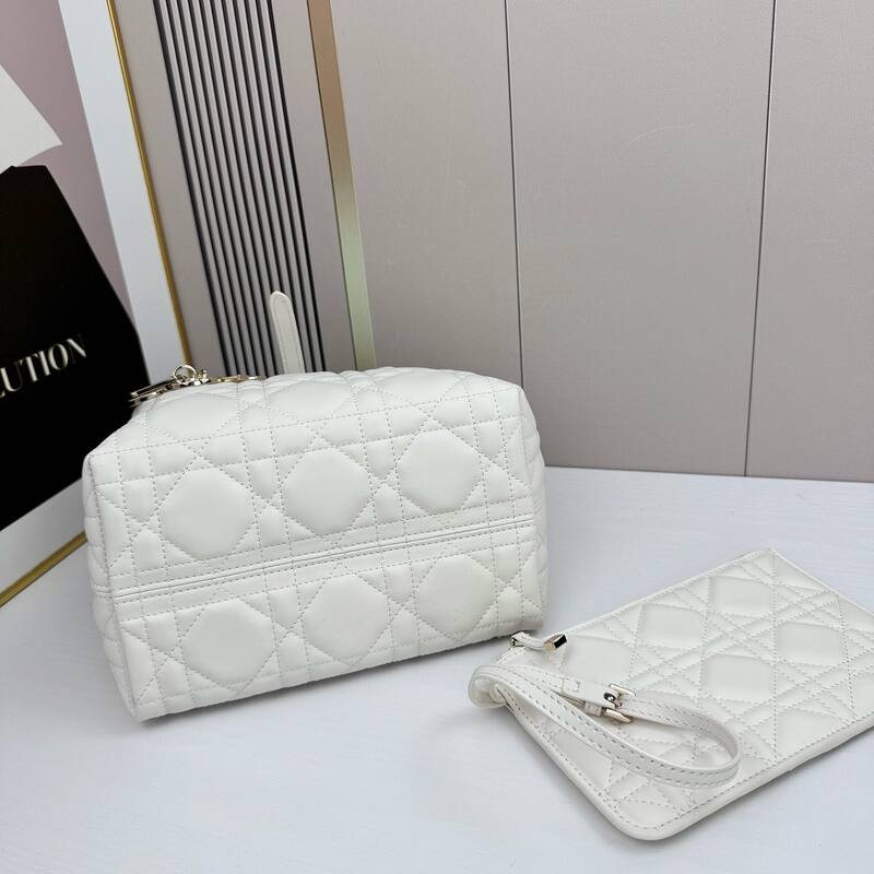 Dior Toujours White tote — Premium Replica