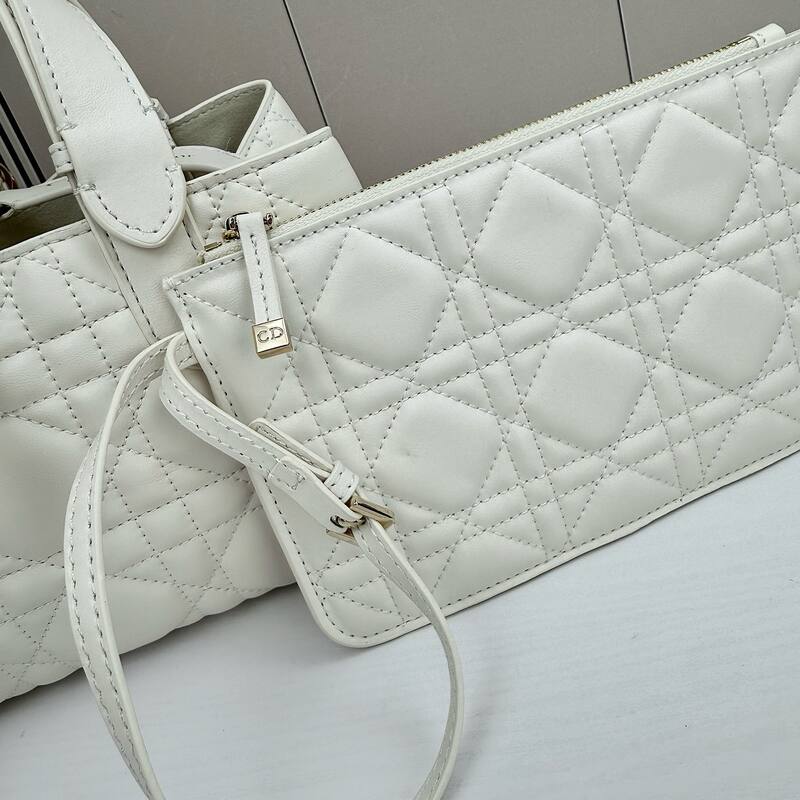 Dior Toujours White tote — Premium Replica