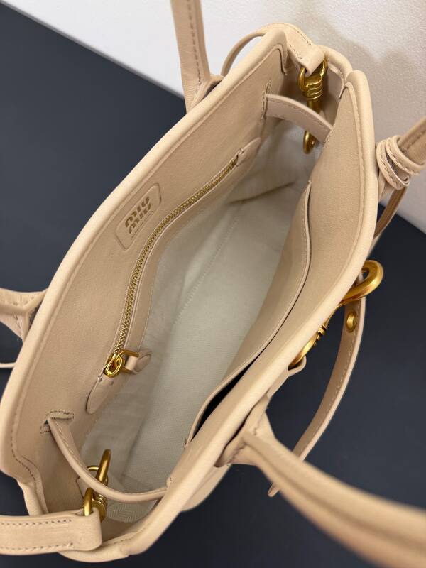 Miu Miu Beige 25x18x10cm shoulder bag — Top Quality Replica