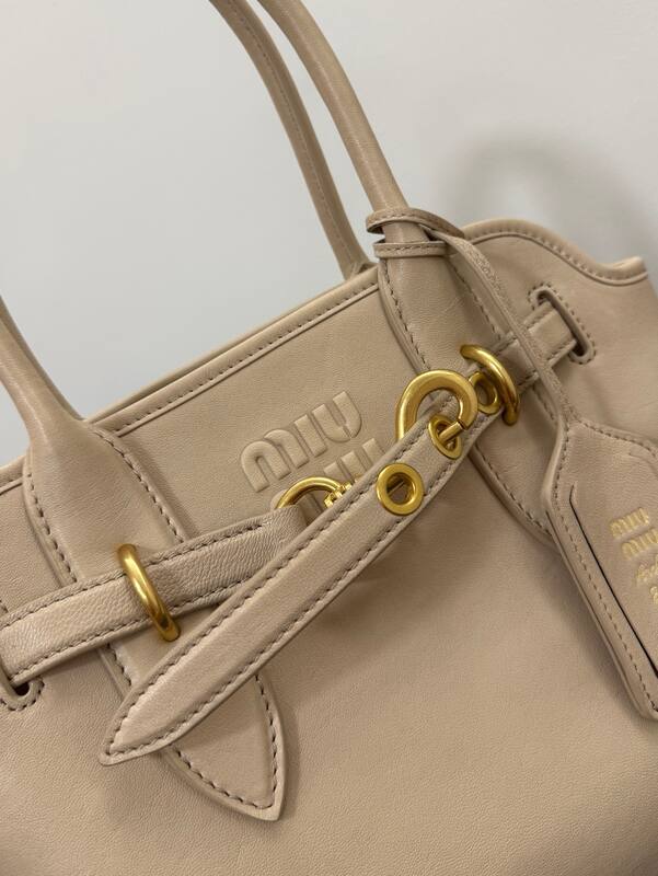 Miu Miu Beige 25x18x10cm shoulder bag — Top Quality Replica