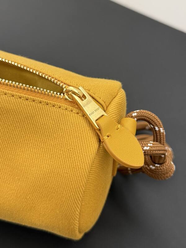 Miu Miu 25x18x10cm shoulder bag — AAA Quality Replica