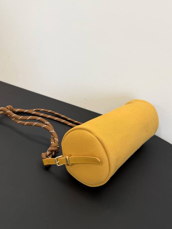 Miu Miu 25x18x10cm shoulder bag — AAA Quality Replica