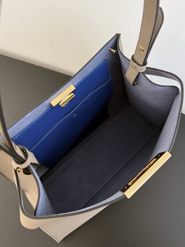 Fendi shoulder bag — AAA Quality Replica