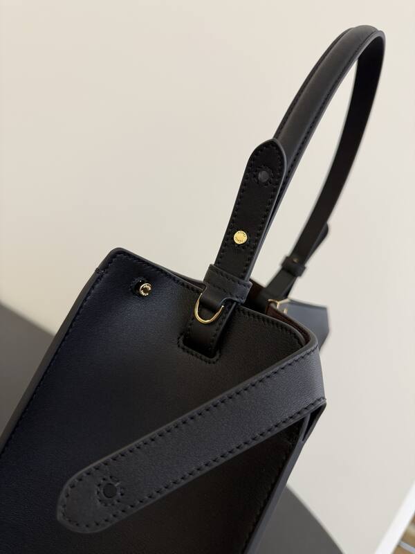 Fendi shoulder bag — Top Quality Replica