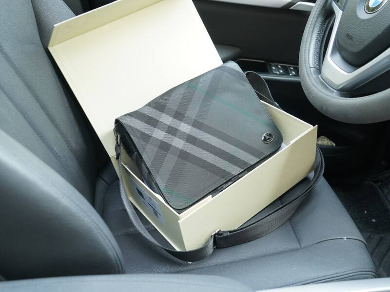 Burberry shoulder bag — Premium Replica