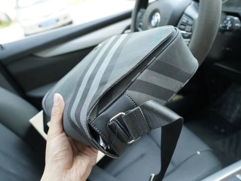 Burberry shoulder bag — Premium Replica