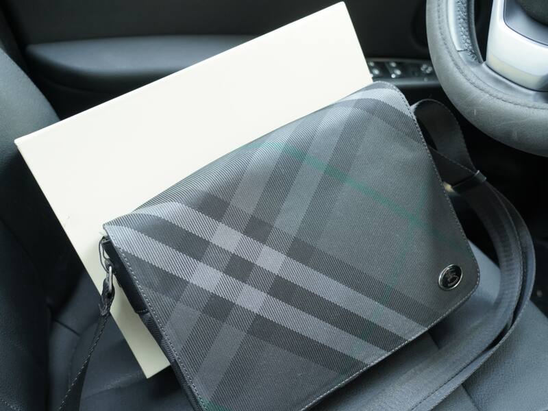 Burberry shoulder bag — Premium Replica