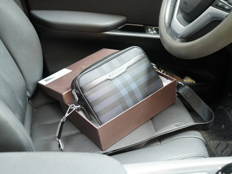Burberry Black 25x18x10cm shoulder bag — Top Quality Replica