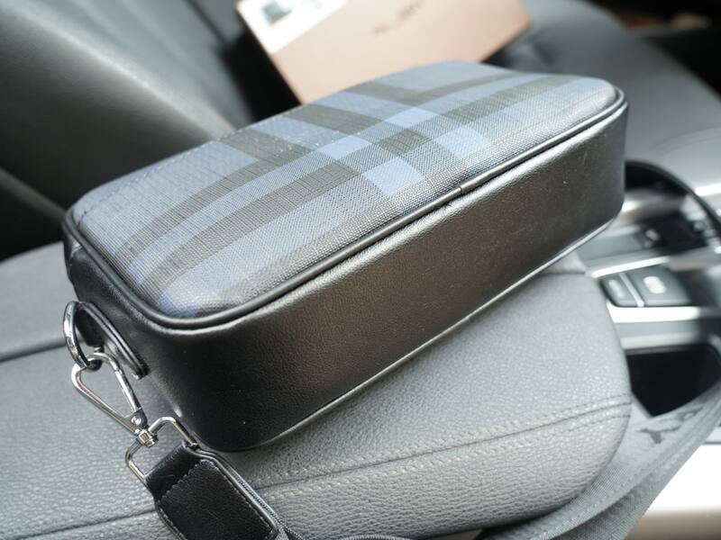 Burberry Black 25x18x10cm shoulder bag — Top Quality Replica