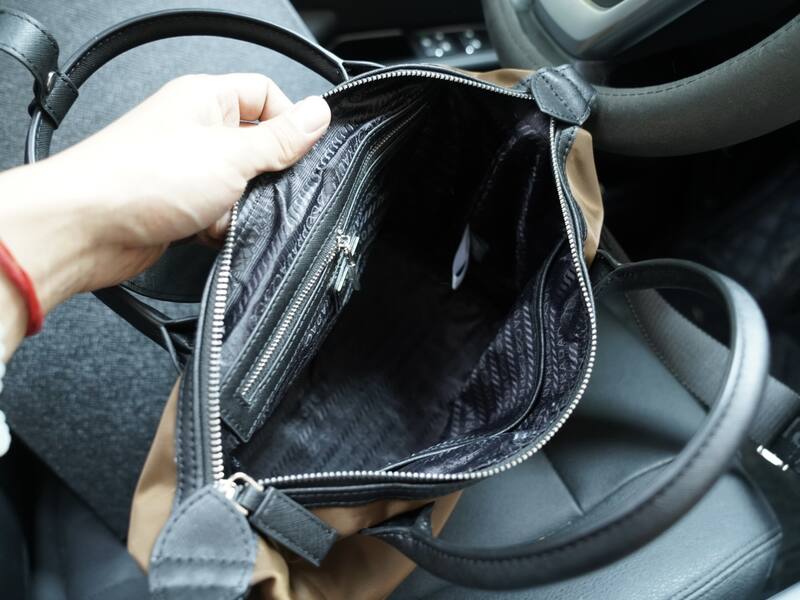 Prada Black 25x18x12cm shoulder bag — Premium Replica