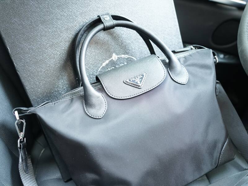 Prada Black 25x18x12cm shoulder bag — Premium Replica