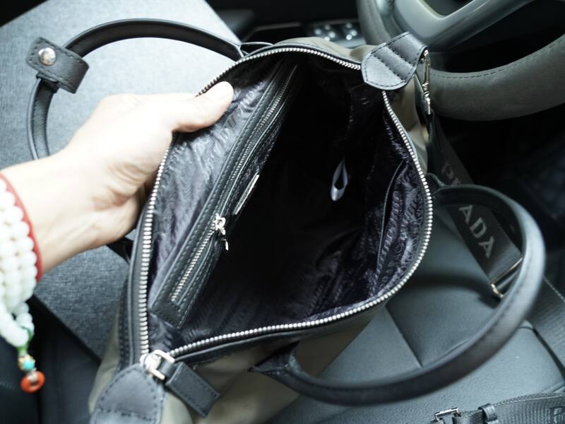 Prada Black 25x20x12cm shoulder bag — AAA Quality Replica