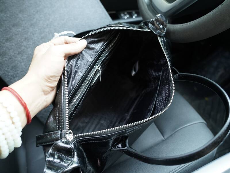 Prada Black 25x18x12cm shoulder bag — Premium Replica