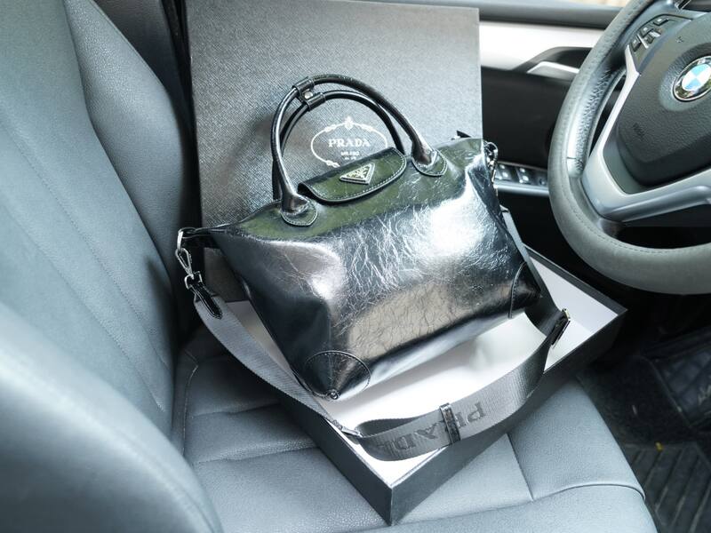 Prada Black 25x18x12cm shoulder bag — Premium Replica
