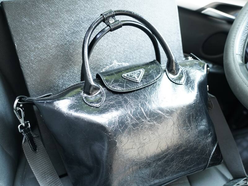 Prada Black 25x18x12cm shoulder bag — Premium Replica