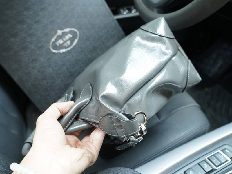 Prada Gray 25x18x10cm shoulder bag — Premium Replica