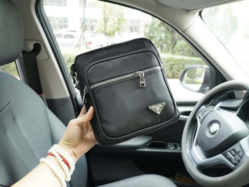Prada Black 25x18x10cm shoulder bag — AAA Quality Replica