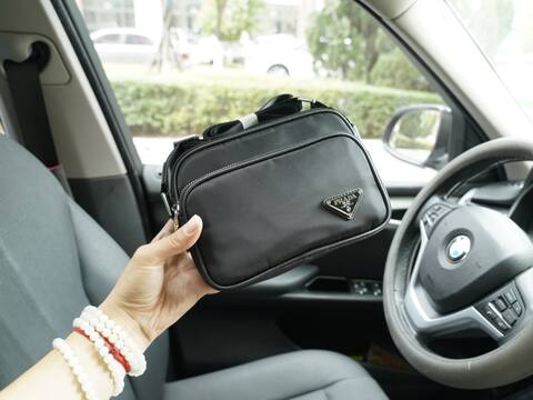 Prada Black 25x18x10cm shoulder bag 1 1 Replica
