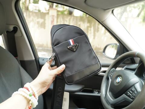 Prada Black 25x18x10cm shoulder bag 1 1 Replica