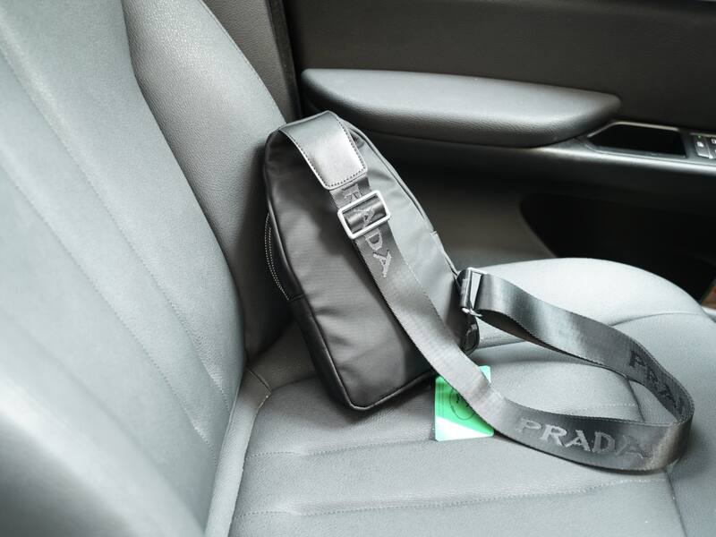Prada Black 25x18x10cm shoulder bag — 1:1 Replica