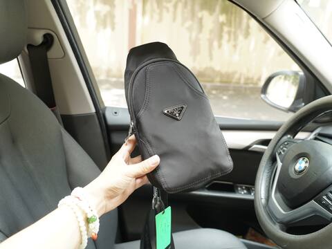 Prada Black 25x18x10cm shoulder bag Premium Replica