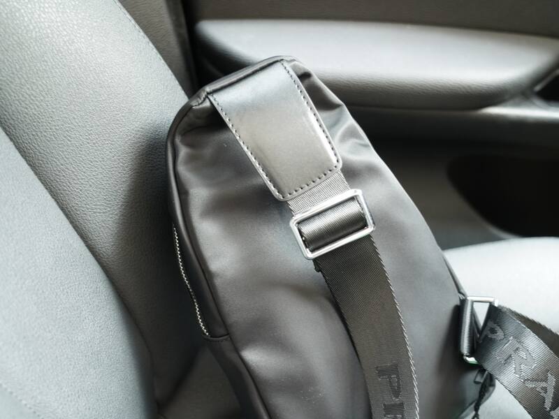 Prada Black 25x18x10cm shoulder bag — Premium Replica